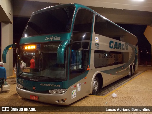 Viação Garcia 7986 na cidade de Araraquara, São Paulo, Brasil, por Lucas Adriano Bernardino. ID da foto: 7413250.