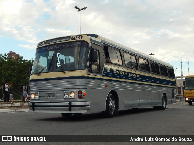 Ônibus Particulares 7124 na cidade de São Paulo, São Paulo, Brasil, por André Luiz Gomes de Souza. ID da foto: 7426570.