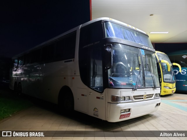 Ônibus Particulares 5329 na cidade de Uberaba, Minas Gerais, Brasil, por Ailton Alves. ID da foto: 7423857.