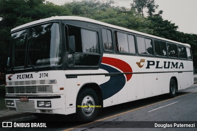 Pluma Conforto e Turismo 3174 na cidade de Curitiba, Paraná, Brasil, por Douglas Paternezi. Número da foto: #7429338.