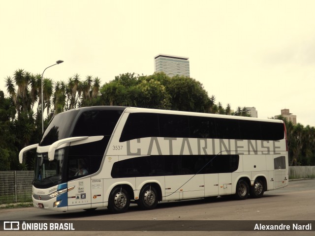 Auto Viação Catarinense 3537 na cidade de Curitiba, Paraná, Brasil, por Alexandre Rodrigo. ID da foto: 7430111.