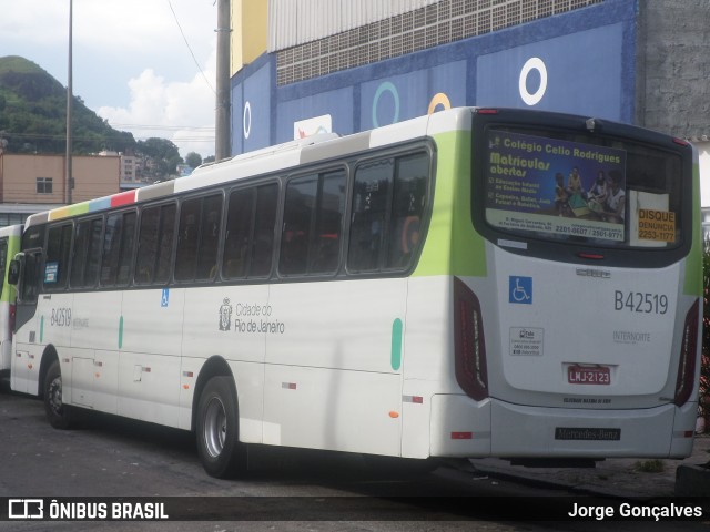 Viação Acari B42519 na cidade de Rio de Janeiro, Rio de Janeiro, Brasil, por Jorge Gonçalves. Número da foto: #7436629.