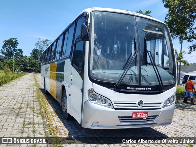 Ônibus Particulares 4451 na cidade de Guapimirim, Rio de Janeiro, Brasil, por Carlos Alberto de Oliveira Júnior. ID da foto: 7444251.