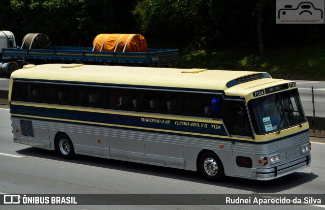 Ônibus Particulares 7124 na cidade de Arujá, São Paulo, Brasil, por Rudnei Aparecido da Silva. ID da foto: 7443610.