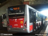 Express Transportes Urbanos Ltda 4 8985 na cidade de São Paulo, São Paulo, Brasil, por Andre Santos de Moraes. Número da foto: #:id.