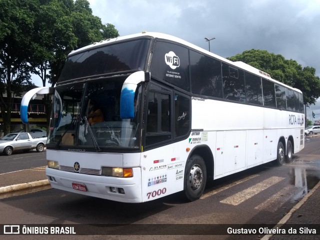 Ônibus Particulares 7000 na cidade de Araguari, Minas Gerais, Brasil, por Gustavo Oliveira da Silva. ID da foto: 7444754.