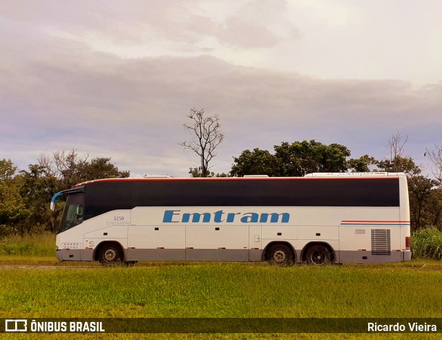 Emtram 3250 na cidade de Brasília, Distrito Federal, Brasil, por Ricardo Vieira. ID da foto: 7445392.