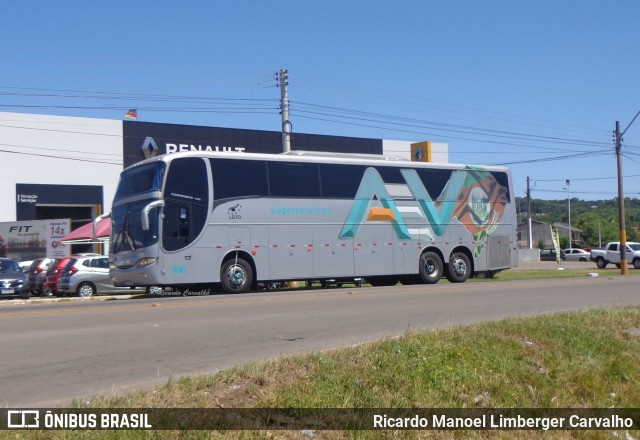 AEV Viagens e Turismo 990 na cidade de Santa Cruz do Sul, Rio Grande do Sul, Brasil, por Ricardo Manoel Limberger Carvalho. ID da foto: 7444938.