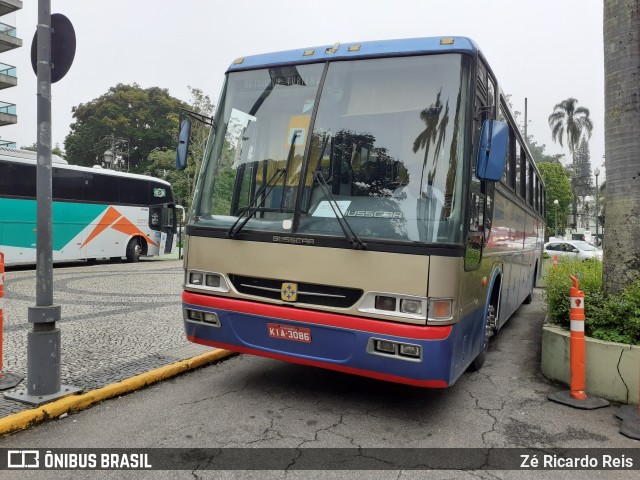 DUTRANSVIP - Du Transportadora Turistica 1800 na cidade de Petrópolis, Rio de Janeiro, Brasil, por Zé Ricardo Reis. Número da foto: #7449998.