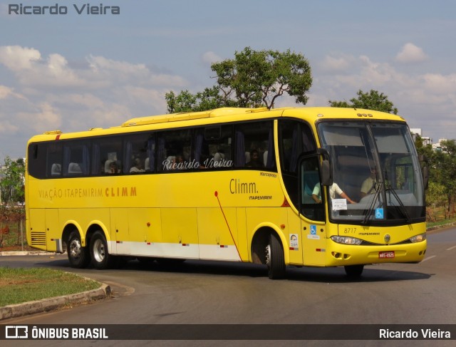 Viação Itapemirim 8717 na cidade de Brasília, Distrito Federal, Brasil, por Ricardo Vieira. ID da foto: 7450567.