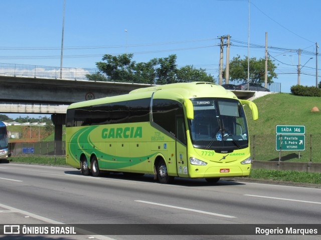 Viação Garcia 7729 na cidade de São José dos Campos, São Paulo, Brasil, por Rogerio Marques. Número da foto: #7448613.