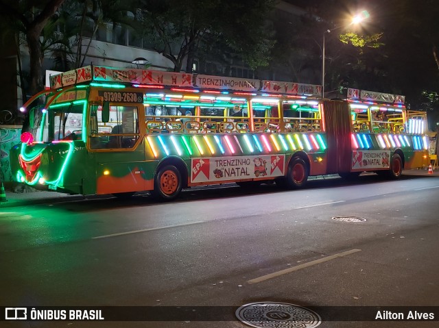 Ônibus Particulares 8910 na cidade de Belo Horizonte, Minas Gerais, Brasil, por Ailton Alves. Número da foto: #7452440.