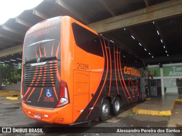 Catedral Turismo 20298 na cidade de Araguari, Minas Gerais, Brasil, por Alessandro Pereira dos Santos. ID da foto: 7454331.