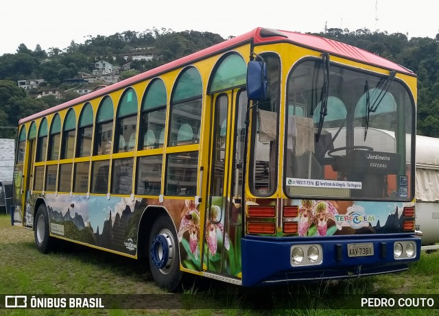 Ônibus Particulares  na cidade de Teresópolis, Rio de Janeiro, Brasil, por PEDRO COUTO. Número da foto: #7457746.