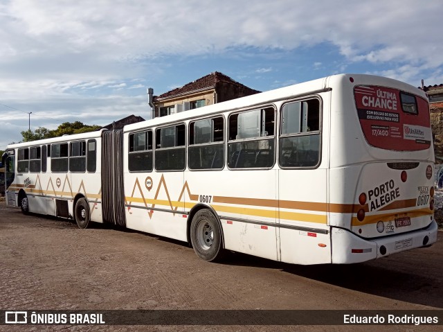 Companhia Carris Porto-Alegrense 0607 na cidade de Porto Alegre, Rio Grande do Sul, Brasil, por Eduardo Rodrigues. Número da foto: #7455667.