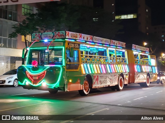 Ônibus Particulares 8910 na cidade de Belo Horizonte, Minas Gerais, Brasil, por Ailton Alves. ID da foto: 7459701.