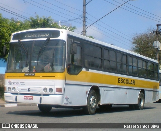 Escolares 36.853 na cidade de São Paulo, São Paulo, Brasil, por Rafael Santos Silva. ID da foto: 7468082.