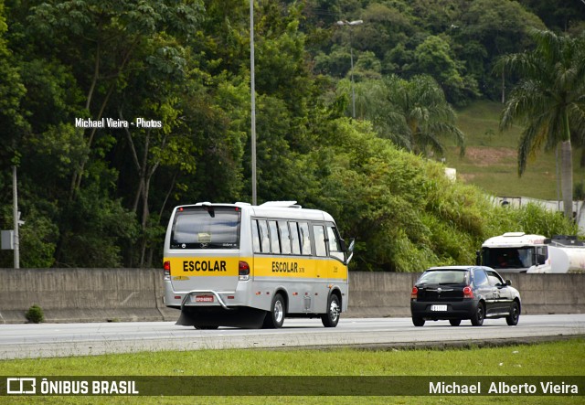 Escolares 36.789 na cidade de Barueri, São Paulo, Brasil, por Michael  Alberto Vieira. Número da foto: #7468137.