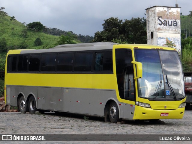 Ônibus Particulares 8266 na cidade de Miradouro, Minas Gerais, Brasil, por Lucas Oliveira. Número da foto: #7466011.