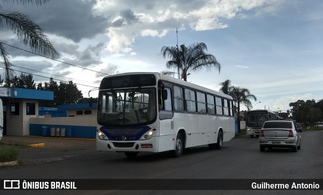 Rosa Turismo 1035 na cidade de Araxá, Minas Gerais, Brasil, por Guilherme Antonio. ID da foto: 7469254.