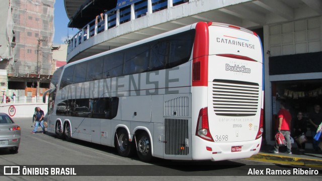 Auto Viação Catarinense 3698 na cidade de Aparecida, São Paulo, Brasil, por Alex Ramos Ribeiro. ID da foto: 7473174.