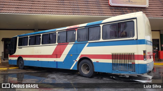 Ônibus Particulares CLANDESTINO na cidade de Oliveira, Minas Gerais, Brasil, por Luiz Silva. Número da foto: #7474884.