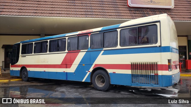 Ônibus Particulares Clandestino na cidade de Oliveira, Minas Gerais, Brasil, por Luiz Silva. ID da foto: 7474884.