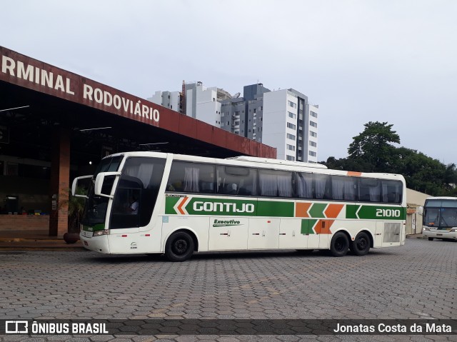 Empresa Gontijo de Transportes 21010 na cidade de Coronel Fabriciano, Minas Gerais, Brasil, por Jonatas Costa da Mata. ID da foto: 7388549.