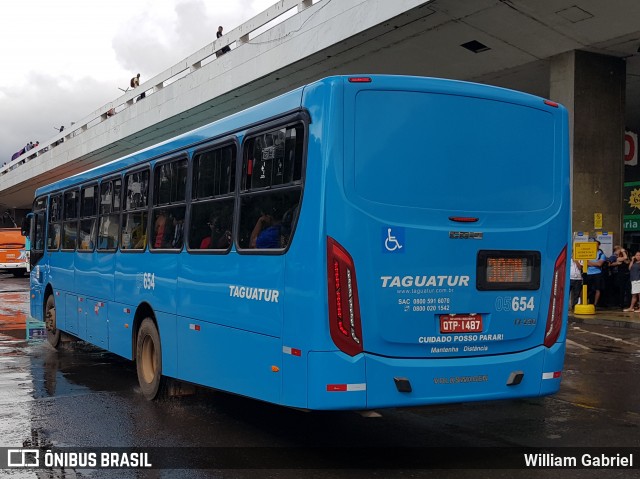 Taguatur - Taguatinga Transporte e Turismo 05654 na cidade de Brasília, Distrito Federal, Brasil, por William Gabriel. ID da foto: 7478406.