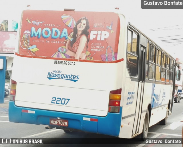 Viação Nossa Senhora dos Navegantes 2207 na cidade de Navegantes, Santa Catarina, Brasil, por Gustavo  Bonfate. ID da foto: 7479863.