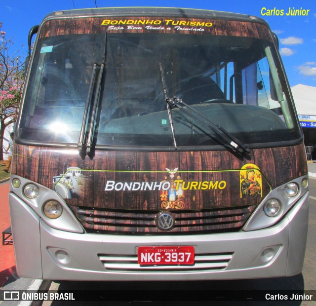 Bondinho Turismo 3937 na cidade de Trindade, Goiás, Brasil, por Carlos Júnior. Número da foto: #7482904.