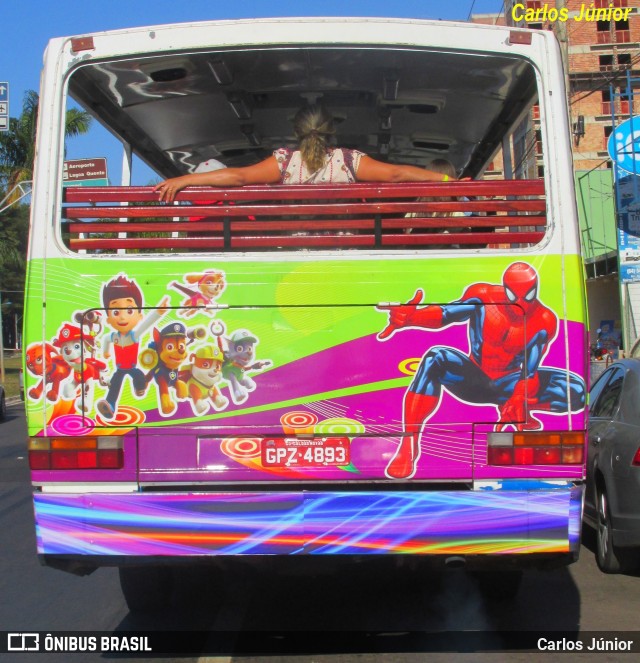 Ônibus Particulares 4893 na cidade de Caldas Novas, Goiás, Brasil, por Carlos Júnior. Número da foto: #7482915.
