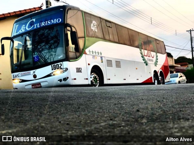 L&C Turismo 1802 na cidade de Belo Horizonte, Minas Gerais, Brasil, por Ailton Alves. ID da foto: 7394791.