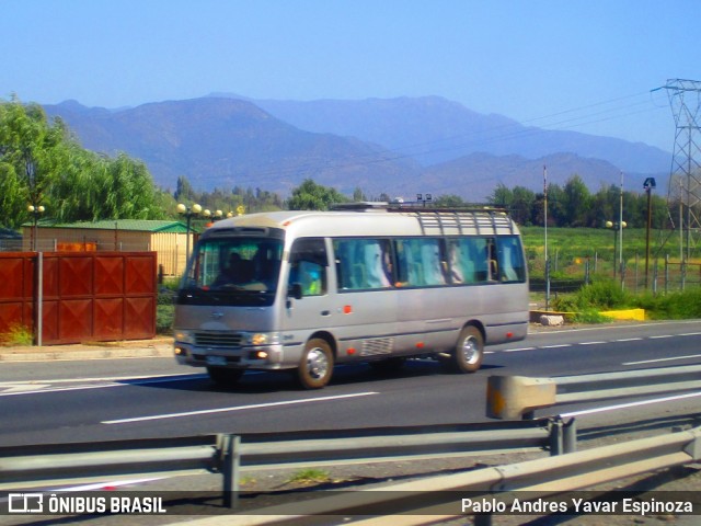 Ônibus Particulares  na cidade de Rengo, Cachapoal, Libertador General Bernardo O'Higgins, Chile, por Pablo Andres Yavar Espinoza. Número da foto: #7401003.