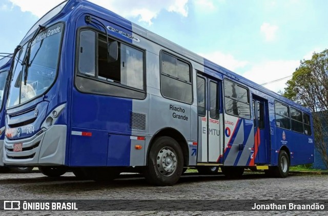 Viação Riacho Grande 2104 na cidade de São Bernardo do Campo, São Paulo, Brasil, por Jonathan Braandão. ID da foto: 7404363.