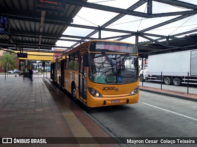 Expresso Azul JC600 na cidade de Curitiba, Paraná, Brasil, por Mayron Cesar  Colaço Teixeira. Número da foto: #7401960.