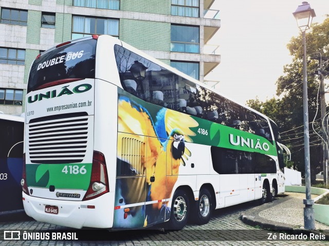 Empresa União de Transportes 4186 na cidade de Petrópolis, Rio de Janeiro, Brasil, por Zé Ricardo Reis. ID da foto: 7406446.