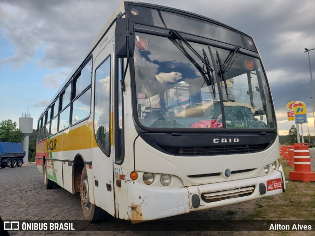 Escolares 6939 na cidade de Oliveira, Minas Gerais, Brasil, por Ailton Alves. ID da foto: 8242084.