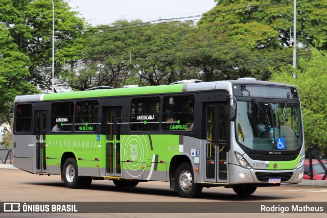 Viação Garcia 81097 na cidade de Maringá, Paraná, Brasil, por Rodrigo Matheus. Número da foto: #8267978.