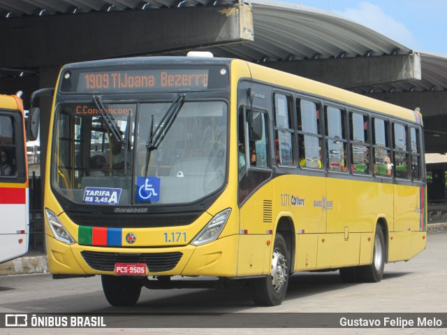 Cidade Alta Transportes 1.171 na cidade de Recife, Pernambuco, Brasil, por Gustavo Felipe Melo. Número da foto: #8271729.