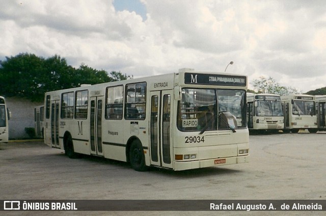 Viação Piraquara 29034 na cidade de Piraquara, Paraná, Brasil, por Rafael Augusto A.  de Almeida. ID da foto: 8270525.