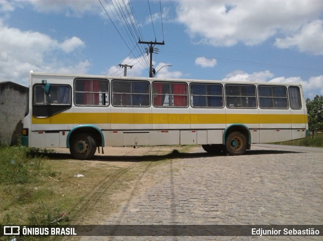 Ônibus Particulares KVB1770 na cidade de Nazaré da Mata, Pernambuco, Brasil, por Edjunior Sebastião. ID da foto: 8270390.