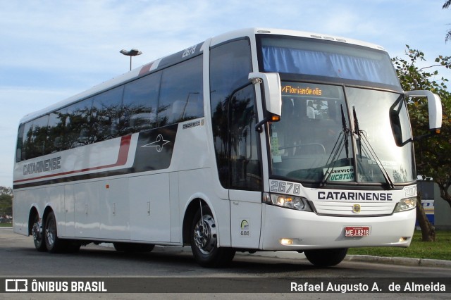 Auto Viação Catarinense 2678 na cidade de Florianópolis, Santa Catarina, Brasil, por Rafael Augusto A.  de Almeida. Número da foto: #8273386.