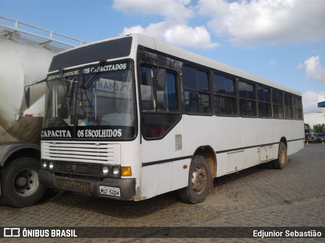 Ônibus Particulares 5204 na cidade de Nazaré da Mata, Pernambuco, Brasil, por Edjunior Sebastião. ID da foto: 8280948.