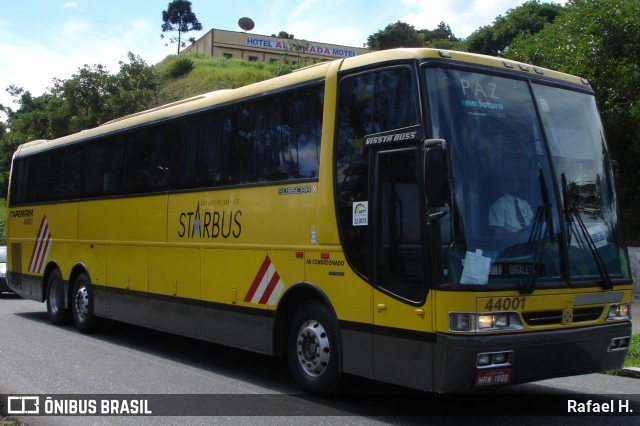 Viação Itapemirim 44001 na cidade de Barra do Piraí, Rio de Janeiro, Brasil, por Rafael H.. ID da foto: 8284956.