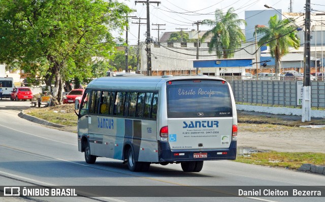 Santur Viagens 126 na cidade de Jaboatão dos Guararapes, Pernambuco, Brasil, por Daniel Cleiton  Bezerra. Número da foto: #8286791.