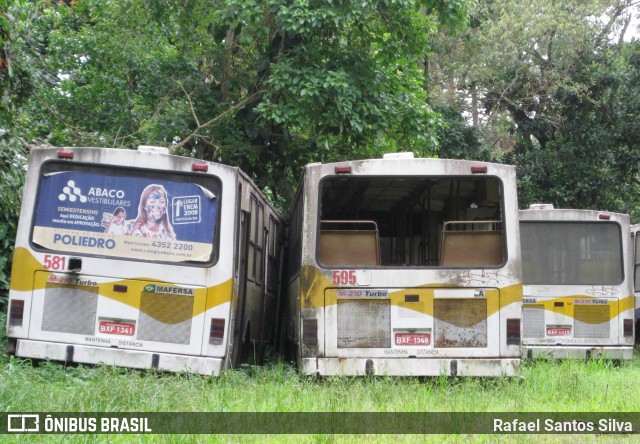 Sucata e Desmanches 581 na cidade de Itapecerica da Serra, São Paulo, Brasil, por Rafael Santos Silva. Número da foto: #8290924.