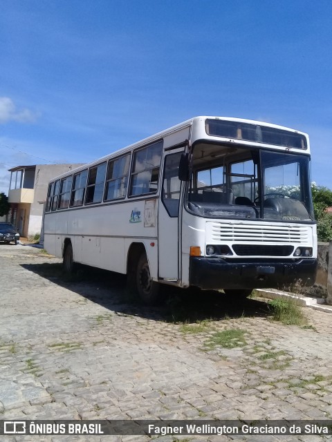 Ônibus Particulares  na cidade de Amparo, Paraíba, Brasil, por Fagner Wellington Graciano da Silva. ID da foto: 8289314.