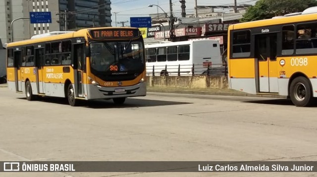 Companhia Carris Porto-Alegrense 0073 na cidade de Porto Alegre, Rio Grande do Sul, Brasil, por Luiz Carlos Almeida Silva Junior. Número da foto: #8291460.