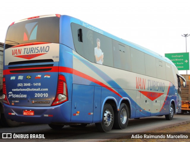 Van Turismo 20010 na cidade de Belo Horizonte, Minas Gerais, Brasil, por Adão Raimundo Marcelino. Número da foto: #8247032.